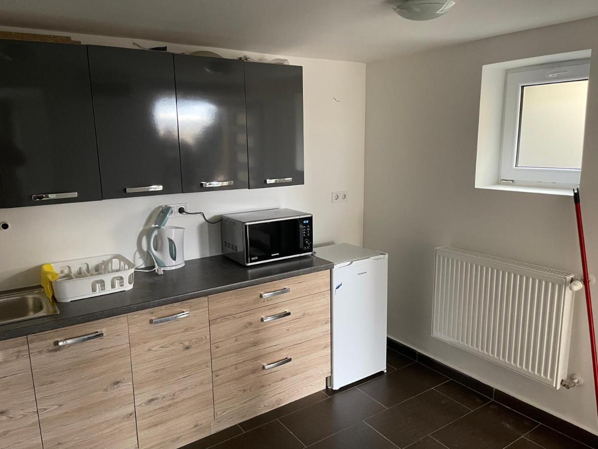 Malibu Apartman Miskolc Ngoại thất bức ảnh