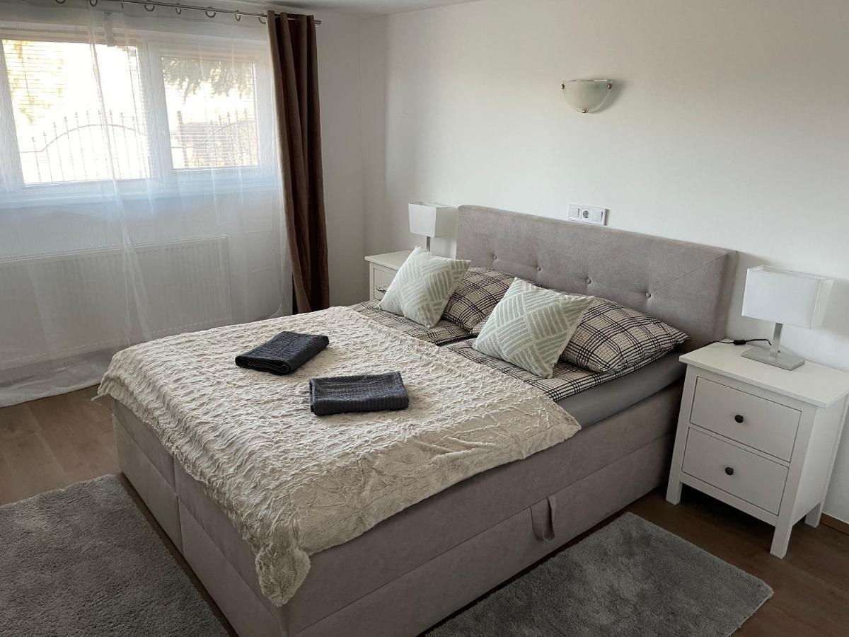 Malibu Apartman Miskolc Ngoại thất bức ảnh