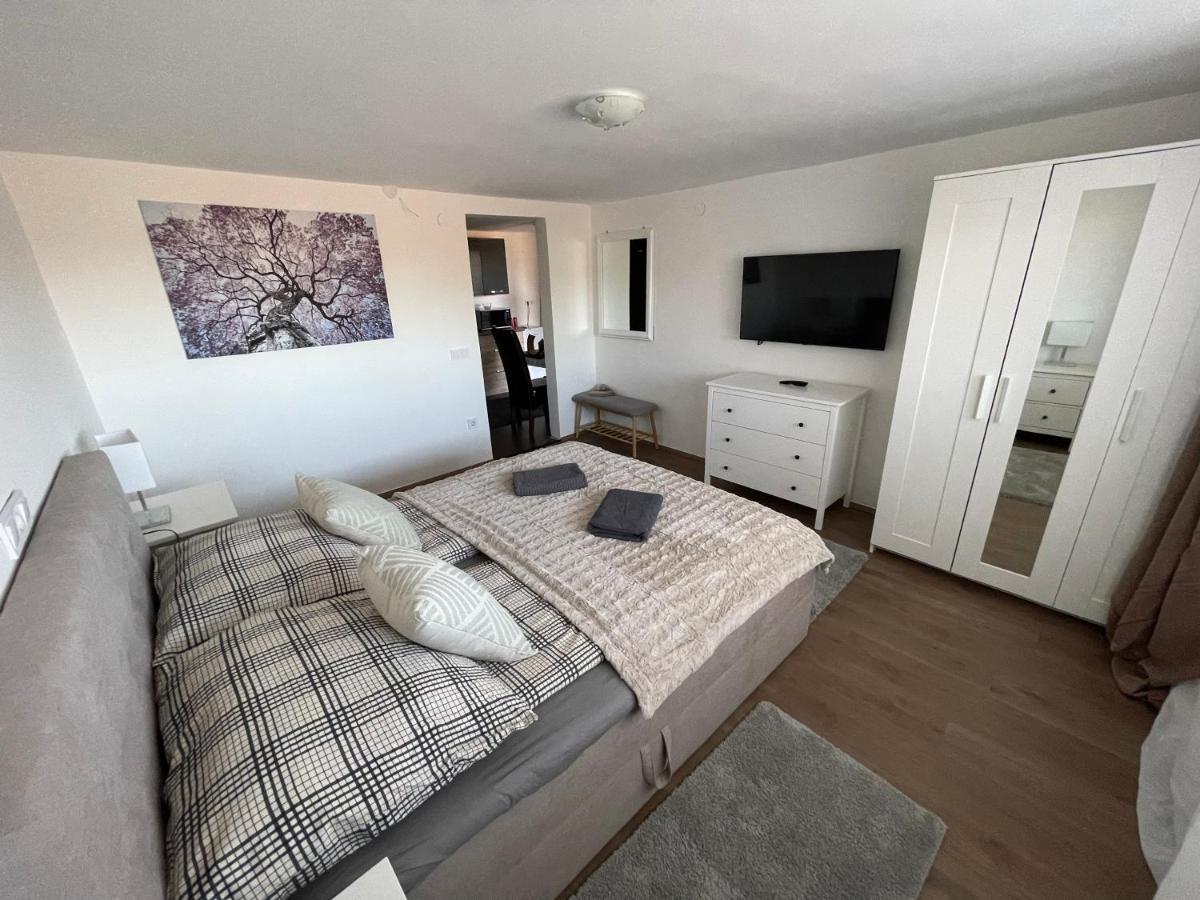 Malibu Apartman Miskolc Ngoại thất bức ảnh